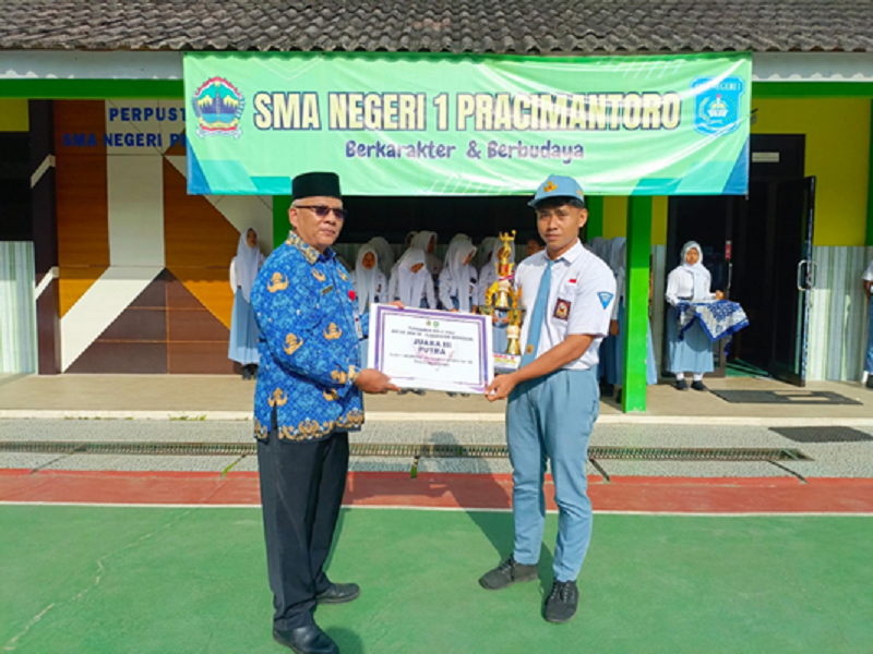 TIM VOLI PUTRA JUARA III HUT SMAN SLOGOHIMO