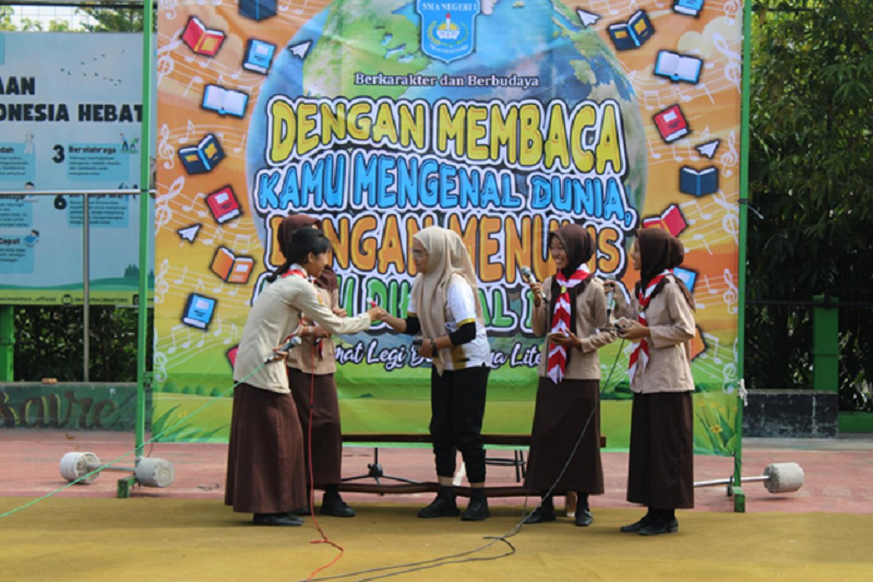 JUMAT LEGI PANGGUNG LITERASI, SISWA KENALI POTENSI DIRI